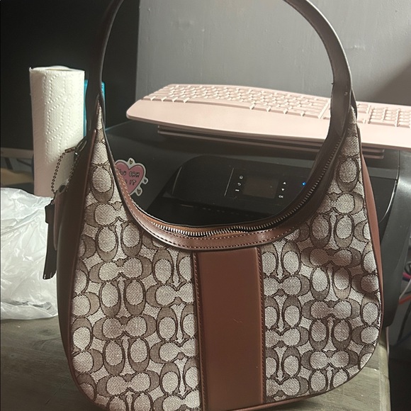 Coach Carmen Shoulder Bag In Signature Jacquard - Picture 4 of 5
